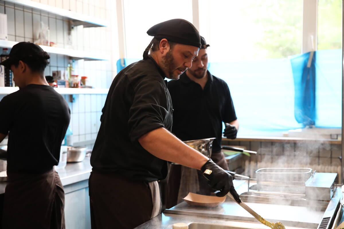 Carlos und Team in der Küche
